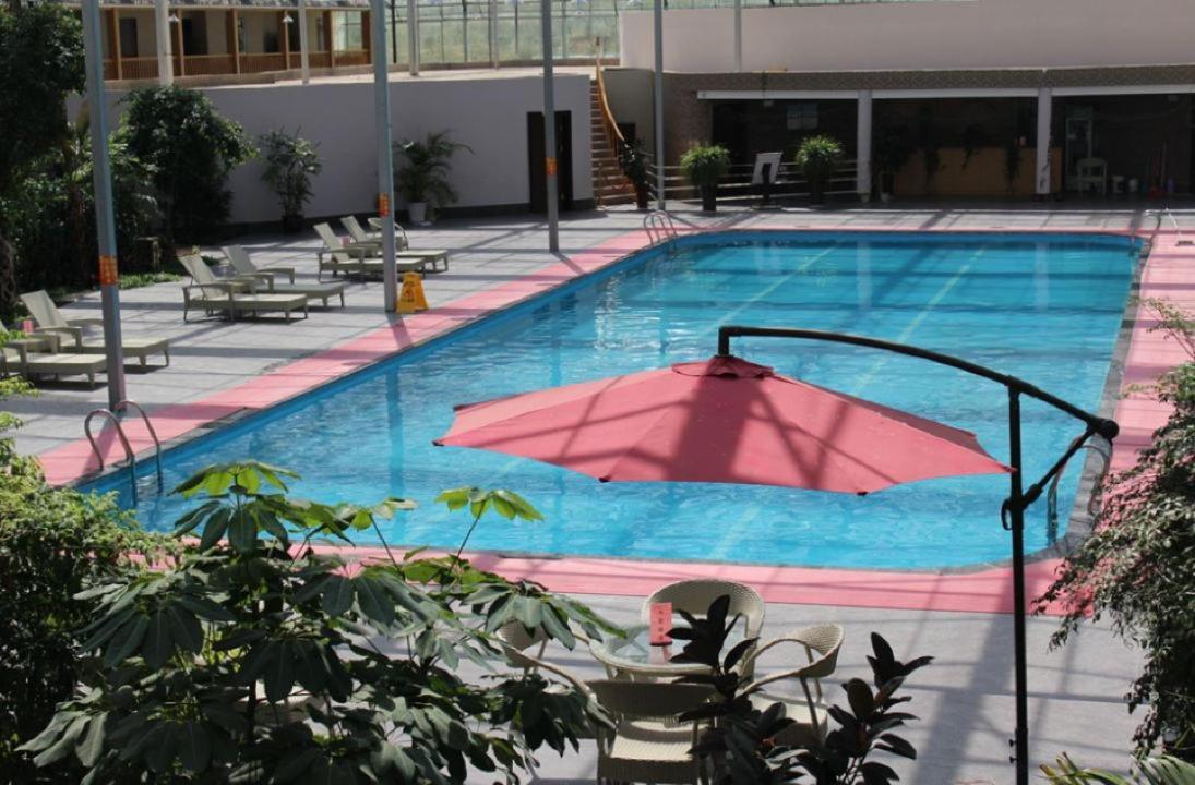 Huashan Xinghe International Hotel Huayin Bagian luar foto