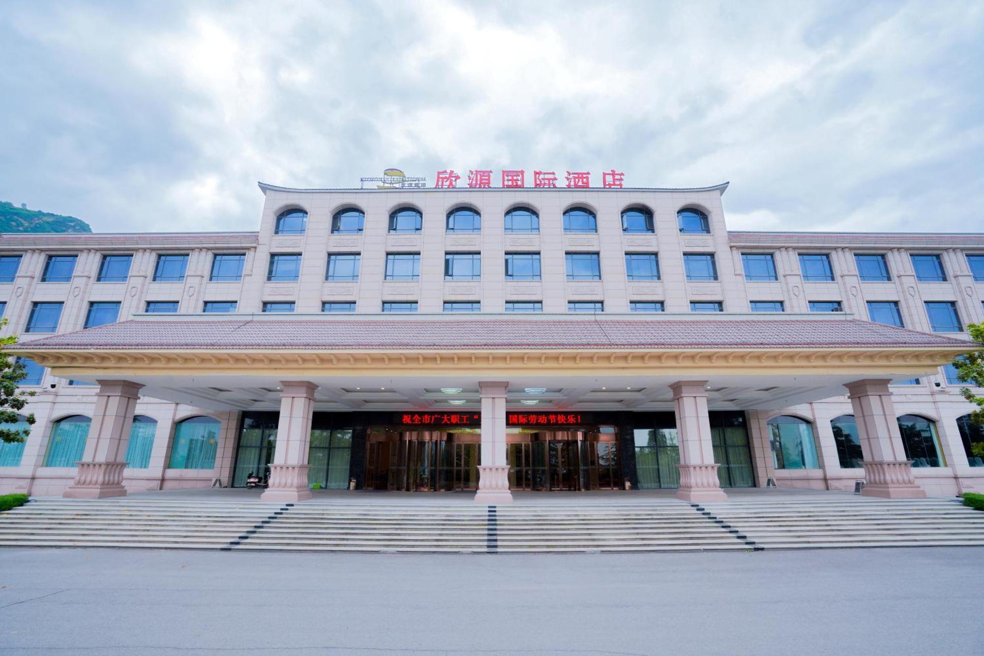 Huashan Xinghe International Hotel Huayin Bagian luar foto