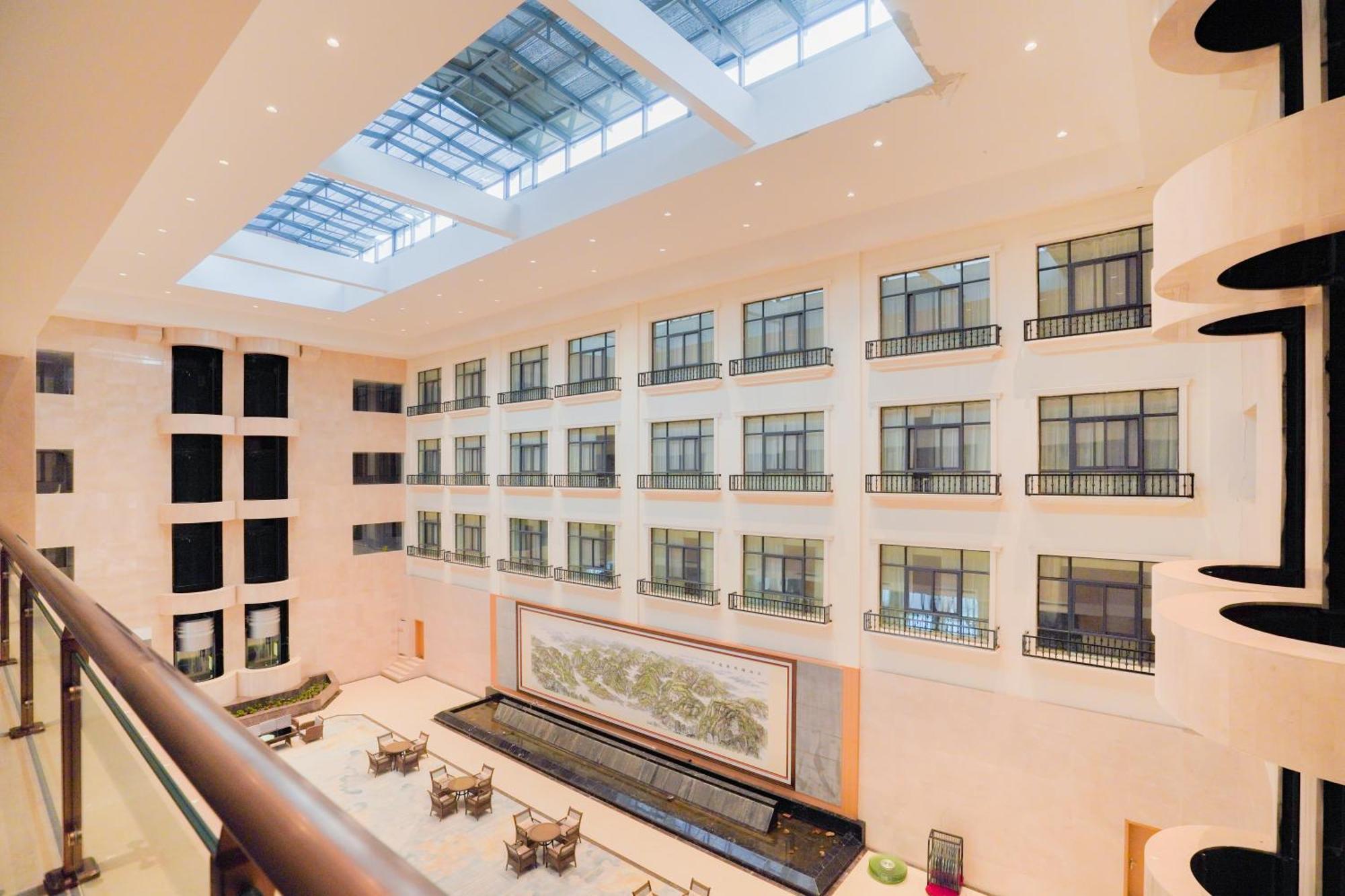 Huashan Xinghe International Hotel Huayin Bagian luar foto